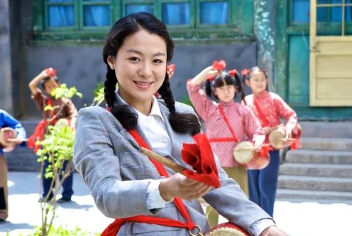 金巧巧和沈傲君之间是一种什么样的关系?