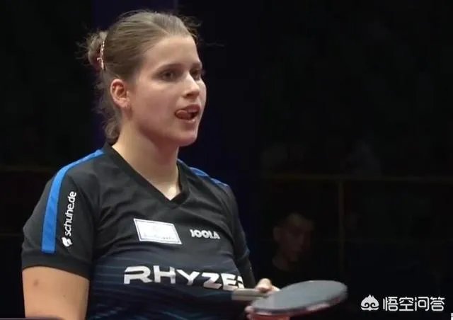 女乒1/4决赛,朱雨玲VS索尔佳,第二局朱雨玲势不可挡轰对手11-1。你怎么看?