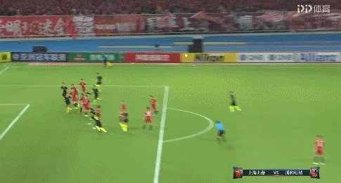 亚冠上港2-2浦和红宝石,日本的第一个进球是颜骏凌的锅还是犯规?哈桑执法公平吗?