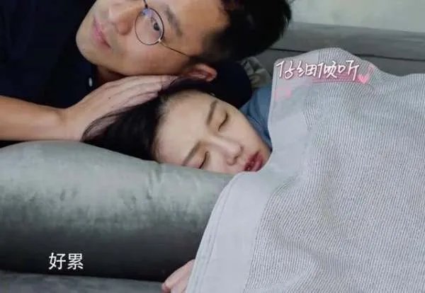 汪小菲发文庆祝与大S八周年,直男特性还要网友晒八年前结婚照,你怎么看?