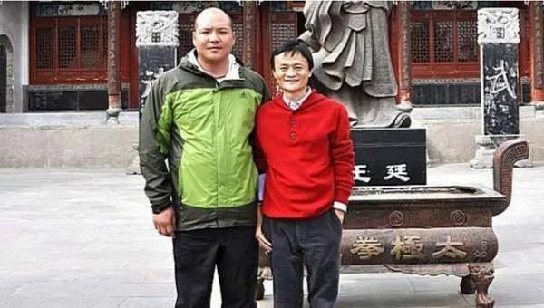2019年马云退休后,他指定的保镖李天金失去百万年薪,后来怎么样?
