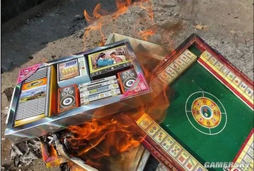 明年请为我烧个女友下去 清明节的奇葩祭品