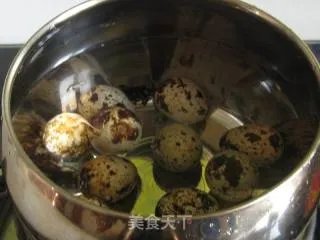 鹌鹑蛋红烧肉