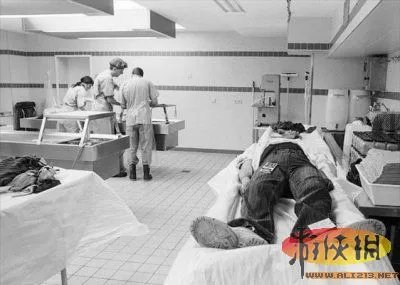 实拍法医解剖室解剖尸体的真实场面 恐怖震撼