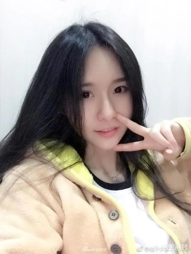 谁能告诉我斗鱼的阿冷是怎么红的?