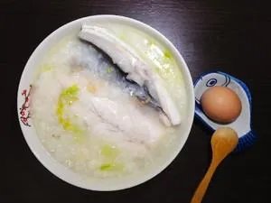 请教一下虱目鱼肚粥的经典做法？