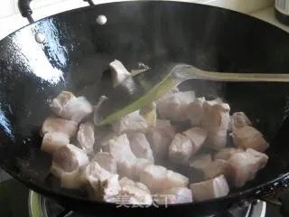 鹌鹑蛋红烧肉