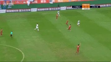 怎么看待2018中超上港对富力上半场武磊的帽子戏法?