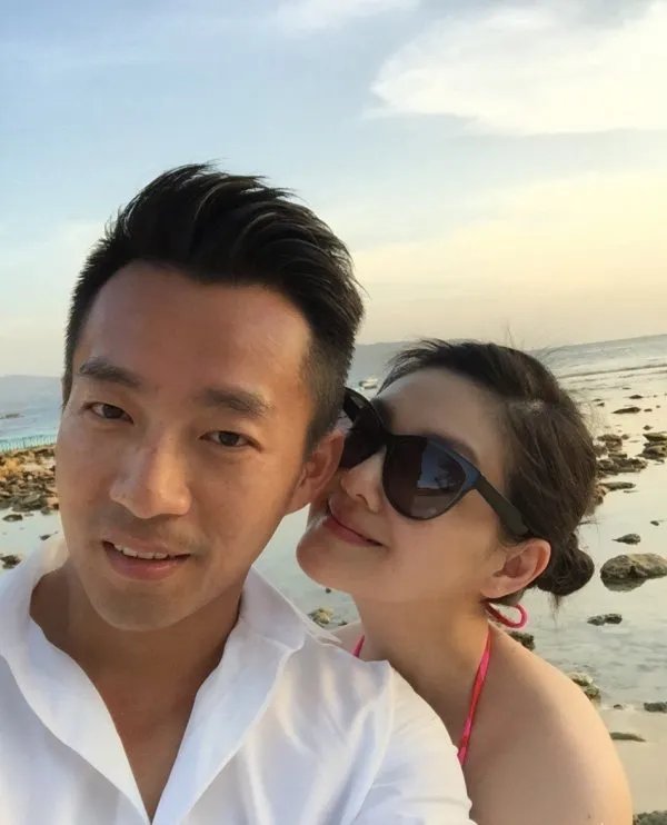 徐妈妈流泪谈女儿离婚原因,大S因汪小菲的爷们脾气过得很辛苦,你怎么看?