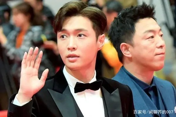 将要重蹈周立波覆辙时,黄渤如何拉张艺兴一把?