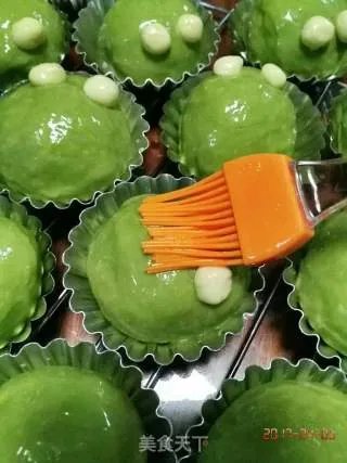青蛙挤挤面包(抹茶豆沙包)