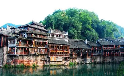 张家界有什么好的旅游公司吗?