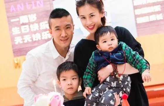 黄圣依扬子对视哭了,他们的感情很好吗?