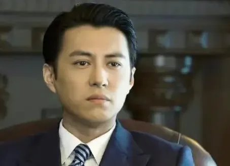 靳东新剧《突围》播出后豆瓣清一色好评,老戏骨的演技是否永远值得被相信?