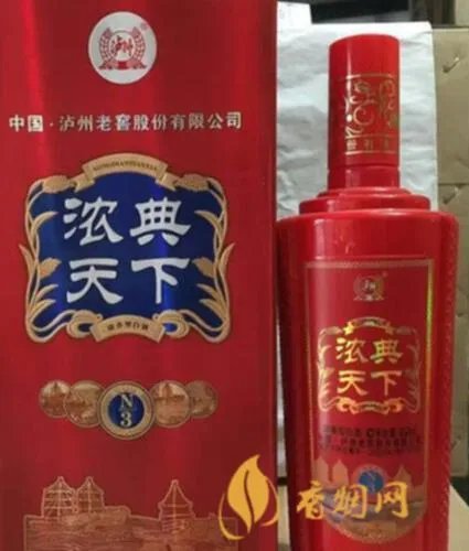 水天下白酒价格:从大环境、品牌、口感三方面探讨