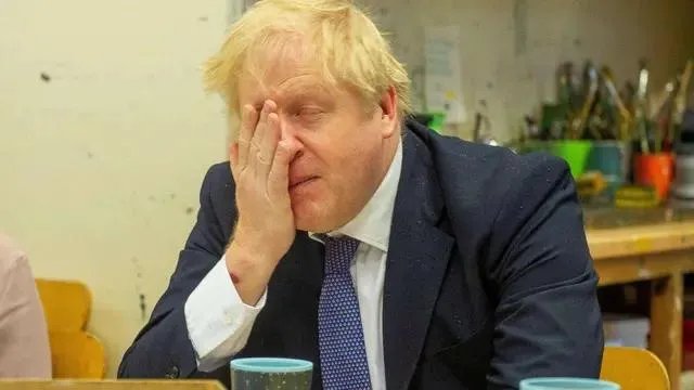 英国宣布延长封锁至少三周,你怎么看?