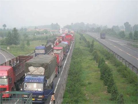 八达岭高速公路的堵车