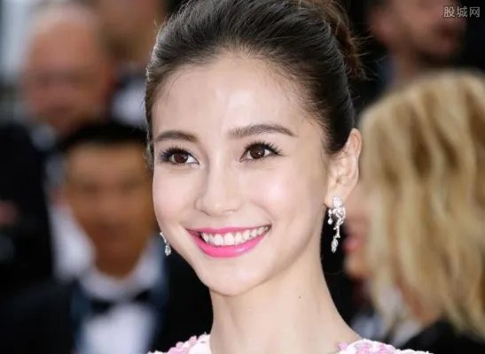 杨颖被郑恺看过胸部 杨颖跟郑恺假戏真做