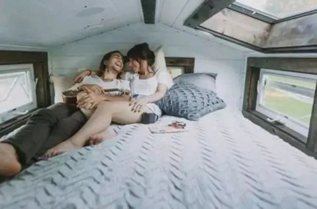 夫妻俩花30万买了个黑箱子,过上了所有人都羡慕的生活
