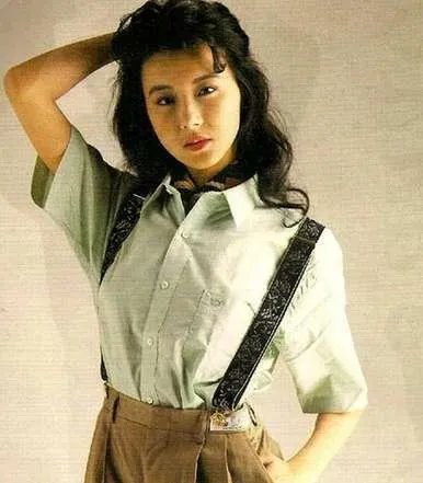 哪些女明星本来很好看却要整容,还越整越丑?