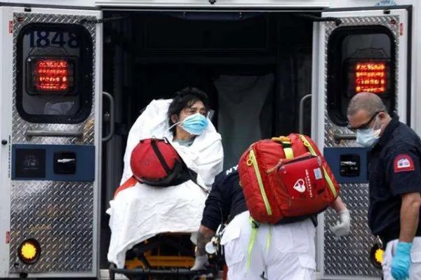 美国疫情死亡人数超过15万,为什么美国人好像无所谓?