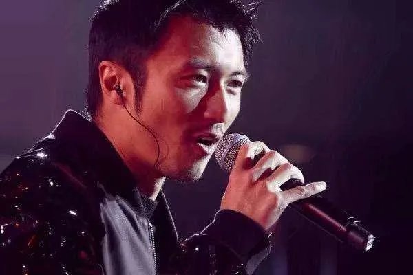 王菲与谢霆锋现在怎么样了?女人如何才能像王菲一样永远有人爱?