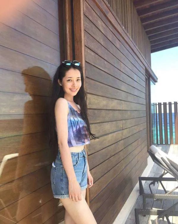 向佐郭碧婷婚期确定,你觉得男女最好的结婚年龄是什么?