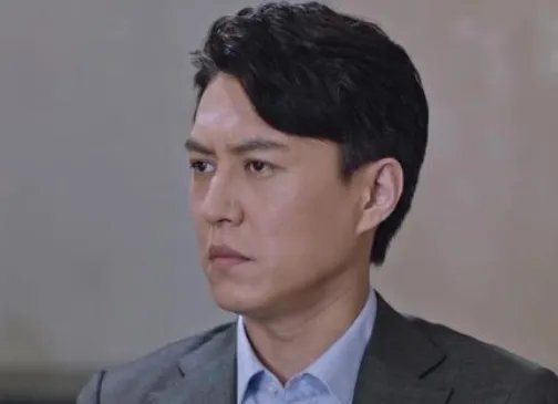 靳东新剧《突围》播出后豆瓣清一色好评，老戏骨的演技是否永远值得被相信？