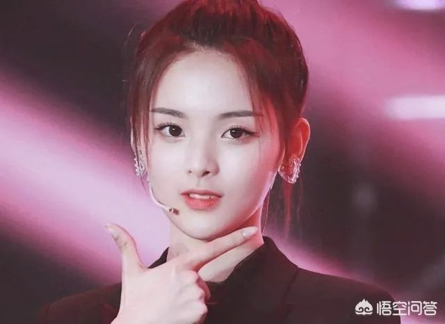 如何看待杨超越用仙女的脚不臭怼黑粉的行为?