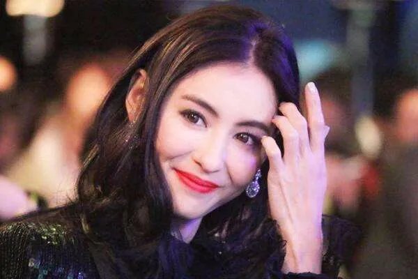 话题女王张柏芝,为何要将新店选址前夫旁边?
