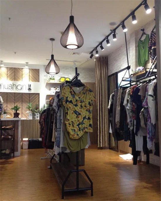 小服装店装修风格图片欣赏 看了之后我马上想开个服装店