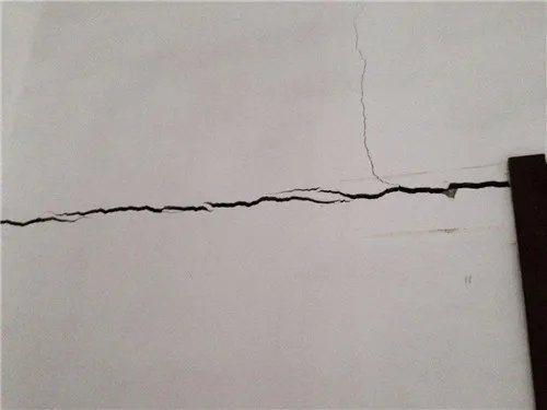 墙面开裂原因及处理办法有哪些