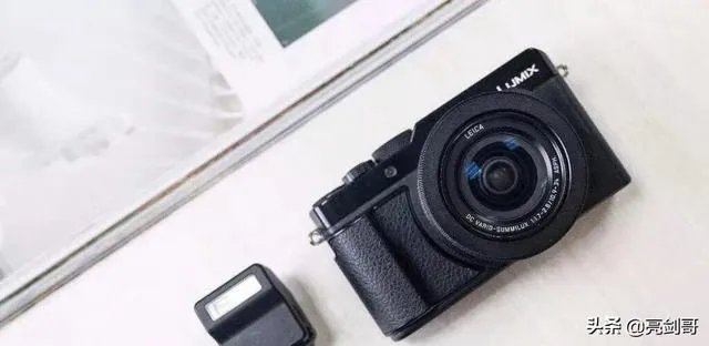 lx100m2和黑卡