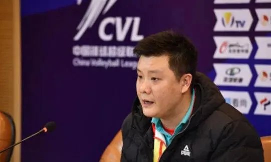 决赛第六场,对于上海女排主教练王之腾的换人问题你怎么看?