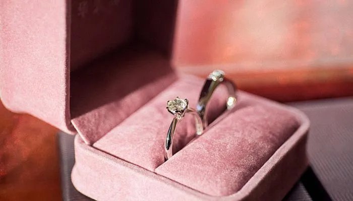 情人节送老婆什么礼物最有意义 情人节五类礼物让老婆更爱你
