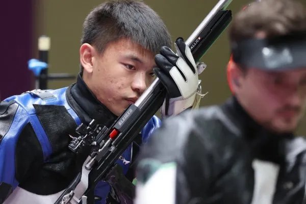 张常鸿打破世界纪录拿下冠军,你知道曾经的纪录都是谁创下的吗?