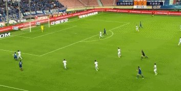申花U19小将周俊辰,因在国青热身期间态度消极行为散漫被足协禁赛1年,你怎么看?