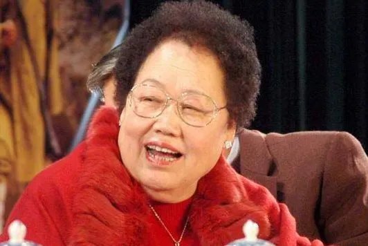 中国女首富陈丽华的现任老公是“唐僧”,那她的前夫到底是谁?