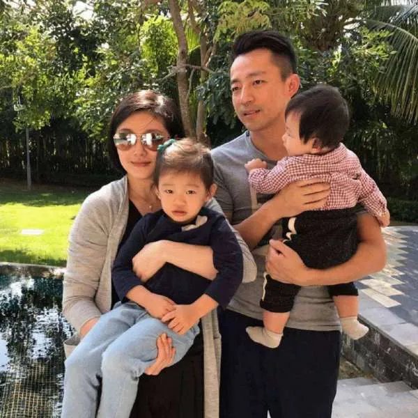 徐妈妈流泪谈女儿离婚原因,大S因汪小菲的爷们脾气过得很辛苦,你怎么看?
