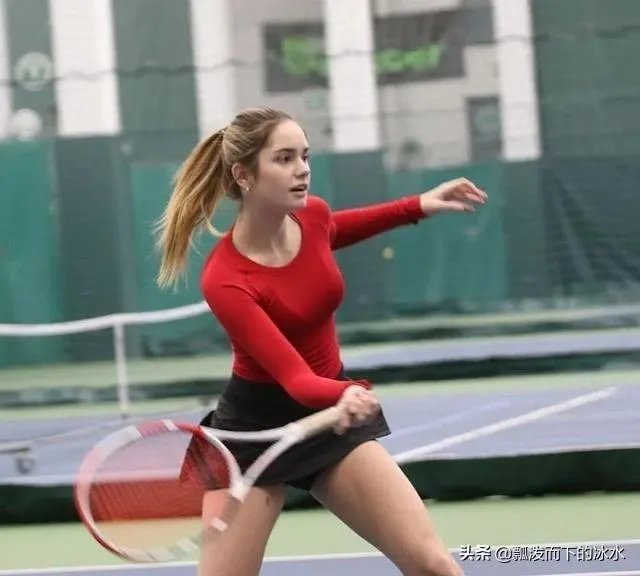 15岁的网球少女麦基瑞恩为何会迅速在美国蹿红呢?