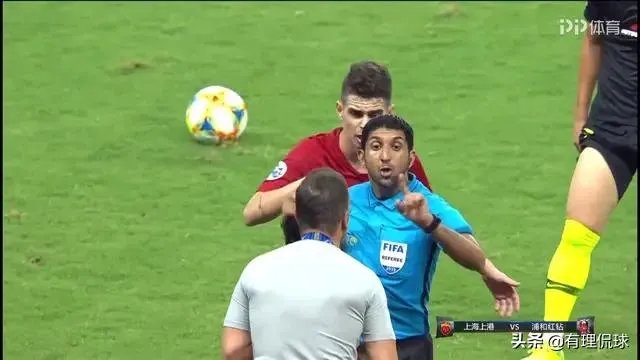 亚冠上港2-2浦和红宝石,日本的第一个进球是颜骏凌的锅还是犯规?哈桑执法公平吗?