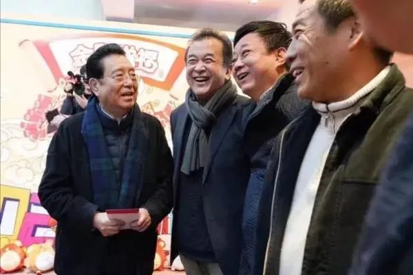 80岁李双江与黄宏热聊,李双江现在是什么军衔?