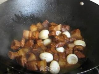 鹌鹑蛋红烧肉