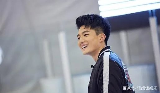 孙艺洲现实中早已结婚,藏了10年的妻子,你知道她是谁吗?