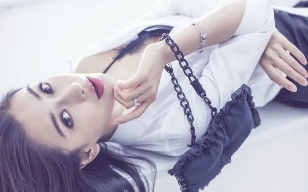 看吴京和老婆谢楠的相处日常,“直男”真的更多女生喜欢吗?