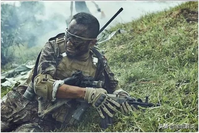 如果以李文亮英雄为原型拍一部电影,你觉得哪几个人比较合适?