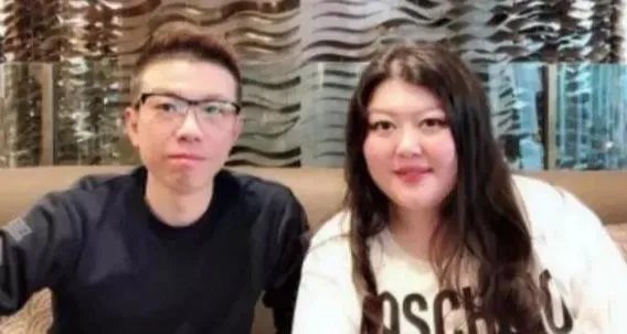 向华强唯一的亲生女儿是谁?现在结婚了吗??