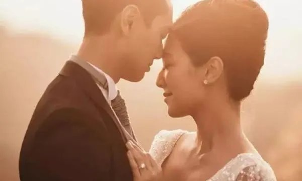 郑俊弘何雁诗结婚,为何其中一方被称“劈腿王”呢?