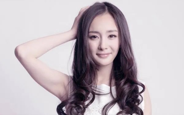明星签名大多看不懂,这是一种设计还是为了省事?