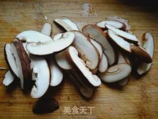 香菇炖鸡汤